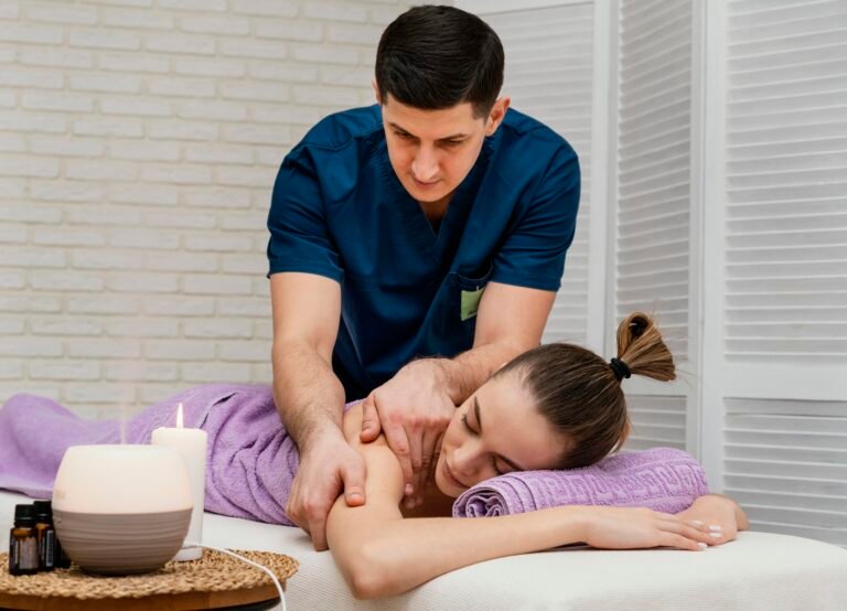 how much do you tip a masseuse